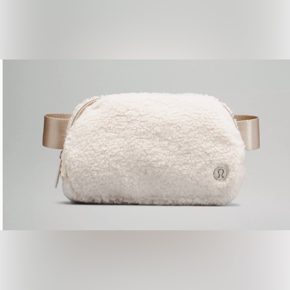 Lululemon fleece everywhere belt bag in white